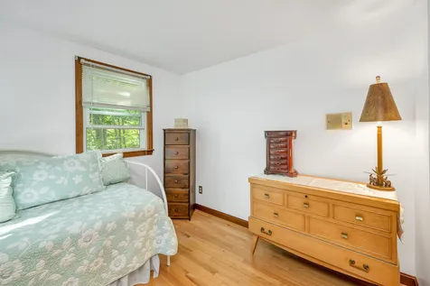 4 Lance Avenue Londonderry NH 03053