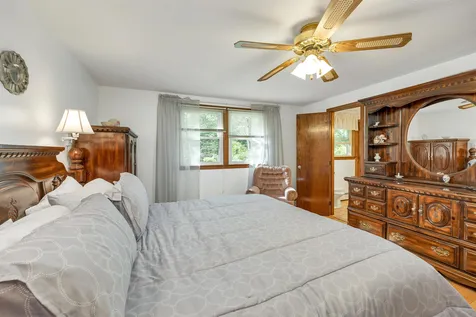 4 Lance Avenue Londonderry NH 03053