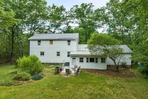 4 Lance Avenue Londonderry NH 03053