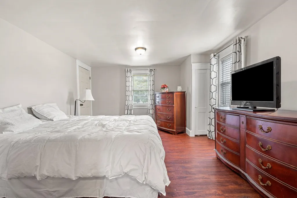 179 Sherburne Road Portsmouth NH 03801