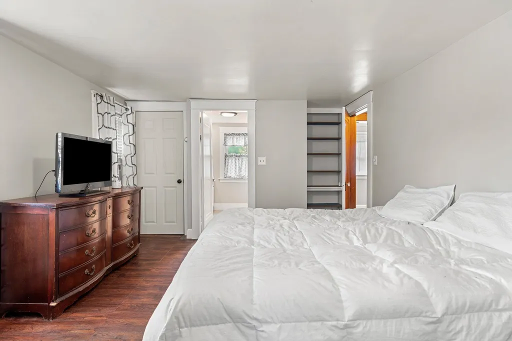 179 Sherburne Road Portsmouth NH 03801