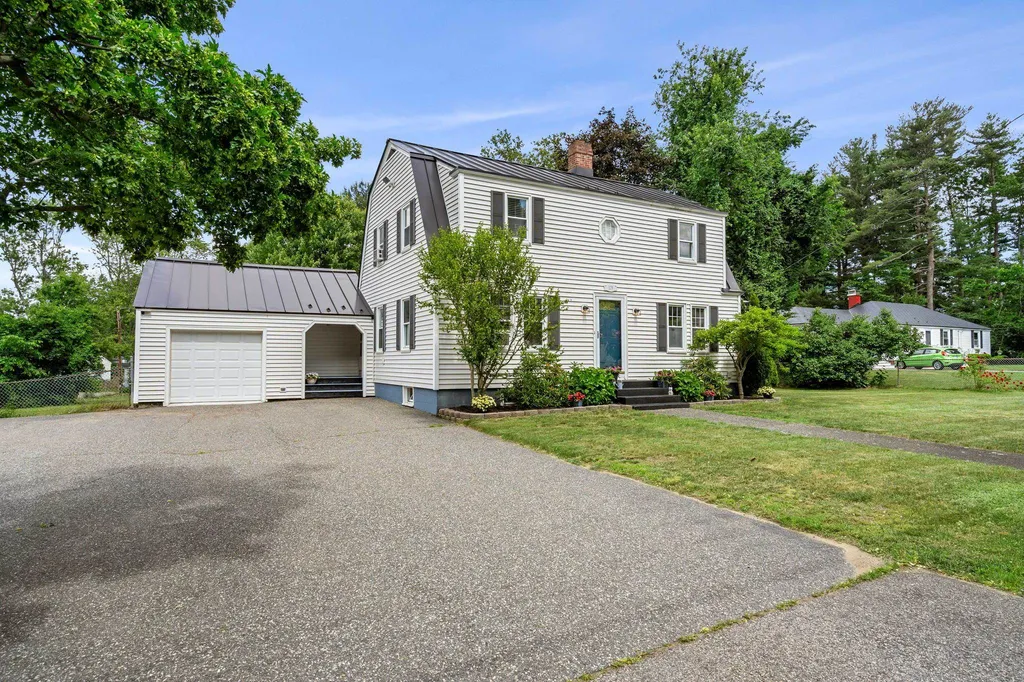 179 Sherburne Road Portsmouth NH 03801