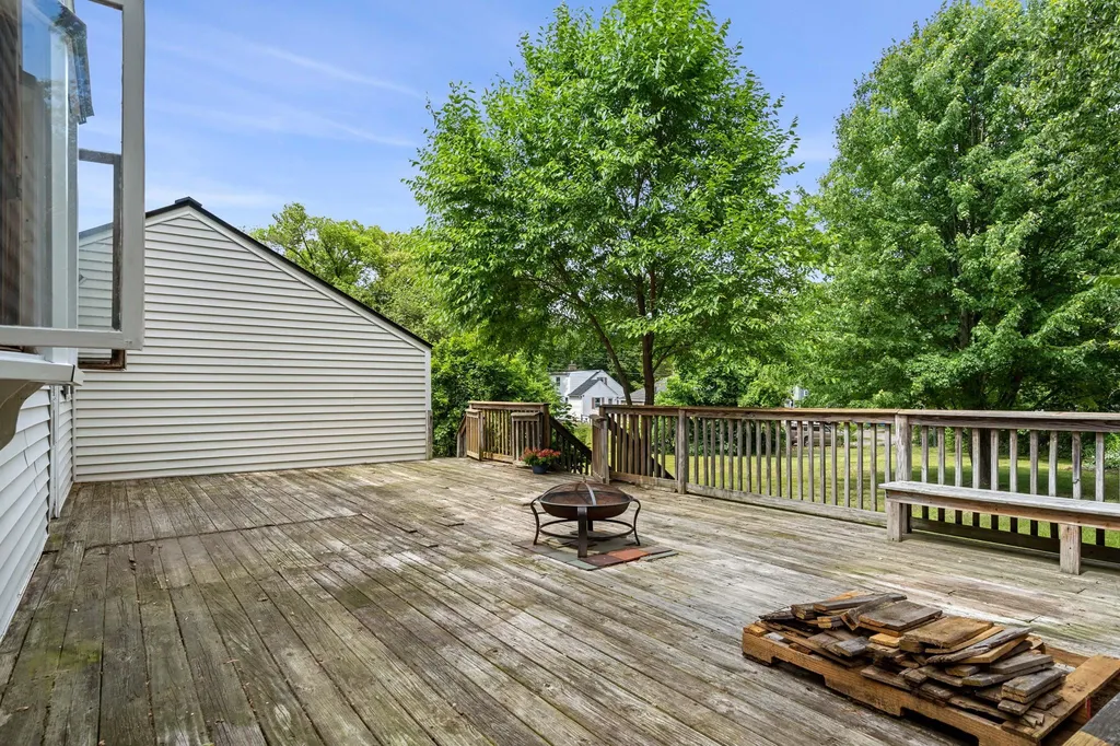 179 Sherburne Road Portsmouth NH 03801