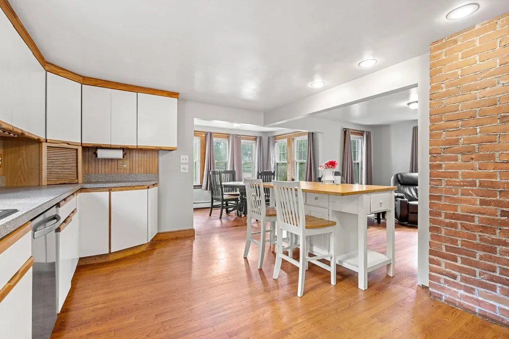 179 Sherburne Road Portsmouth NH 03801