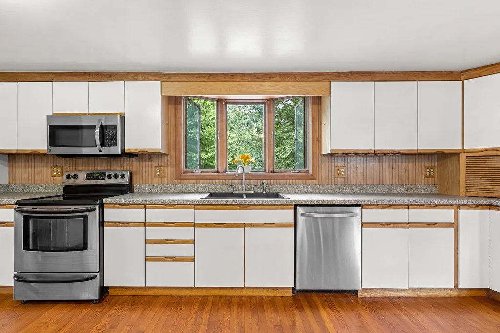 179 Sherburne Road Portsmouth NH 03801