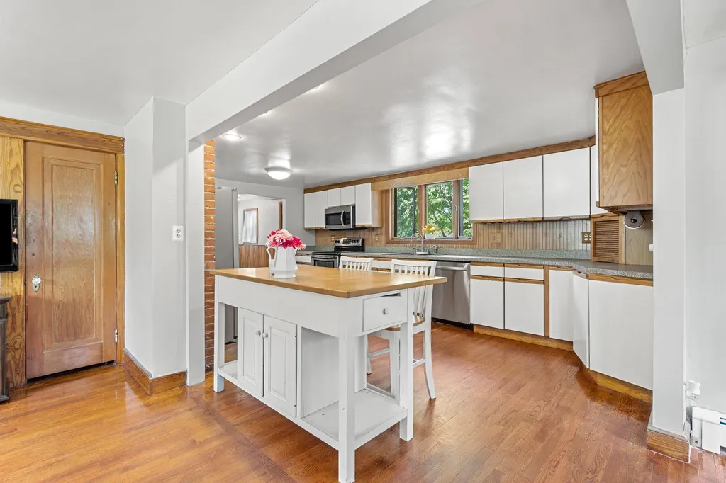 179 Sherburne Road Portsmouth NH 03801