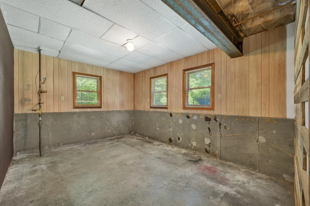 16 Cross Lane Gilford NH 03249