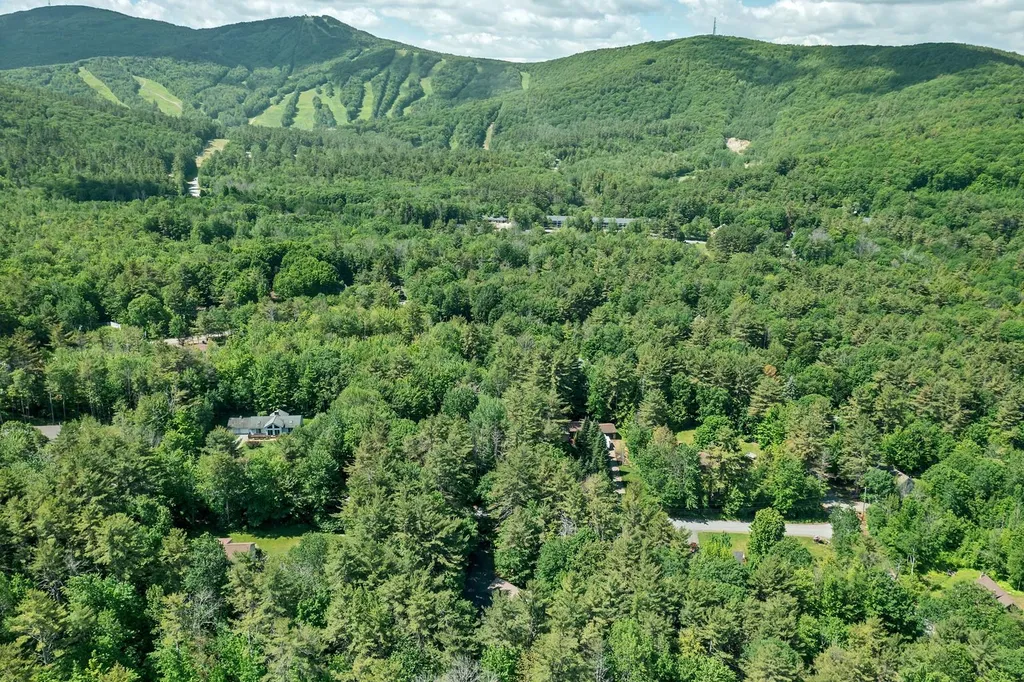 16 Cross Lane Gilford NH 03249