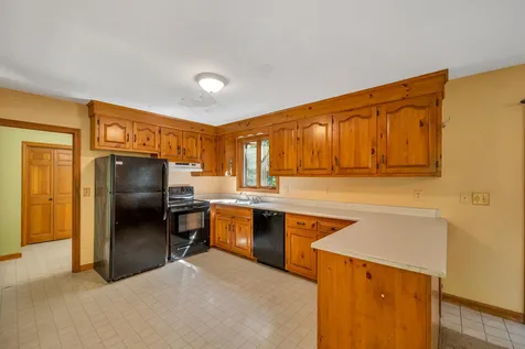 16 Cross Lane Gilford NH 03249