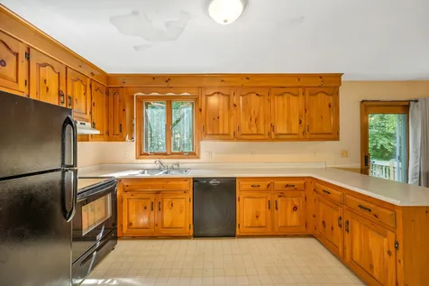 16 Cross Lane Gilford NH 03249