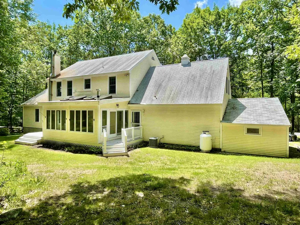 27 Hemlock Court Newfields NH 03856