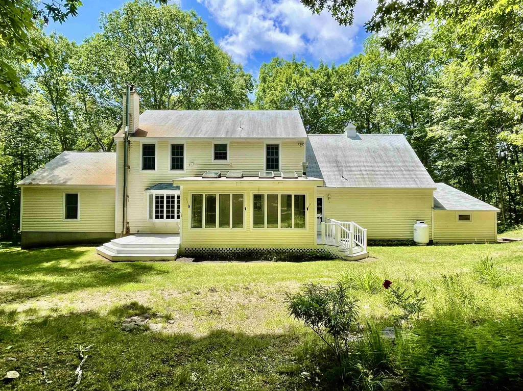 27 Hemlock Court Newfields NH 03856