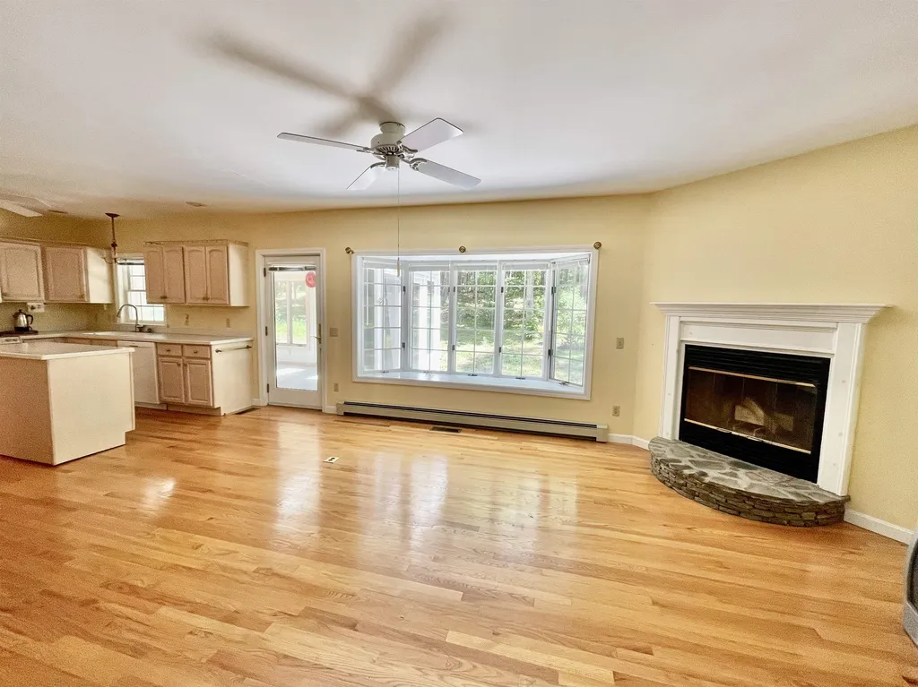 27 Hemlock Court Newfields NH 03856