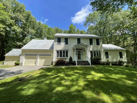27 Hemlock Court Newfields NH 03856