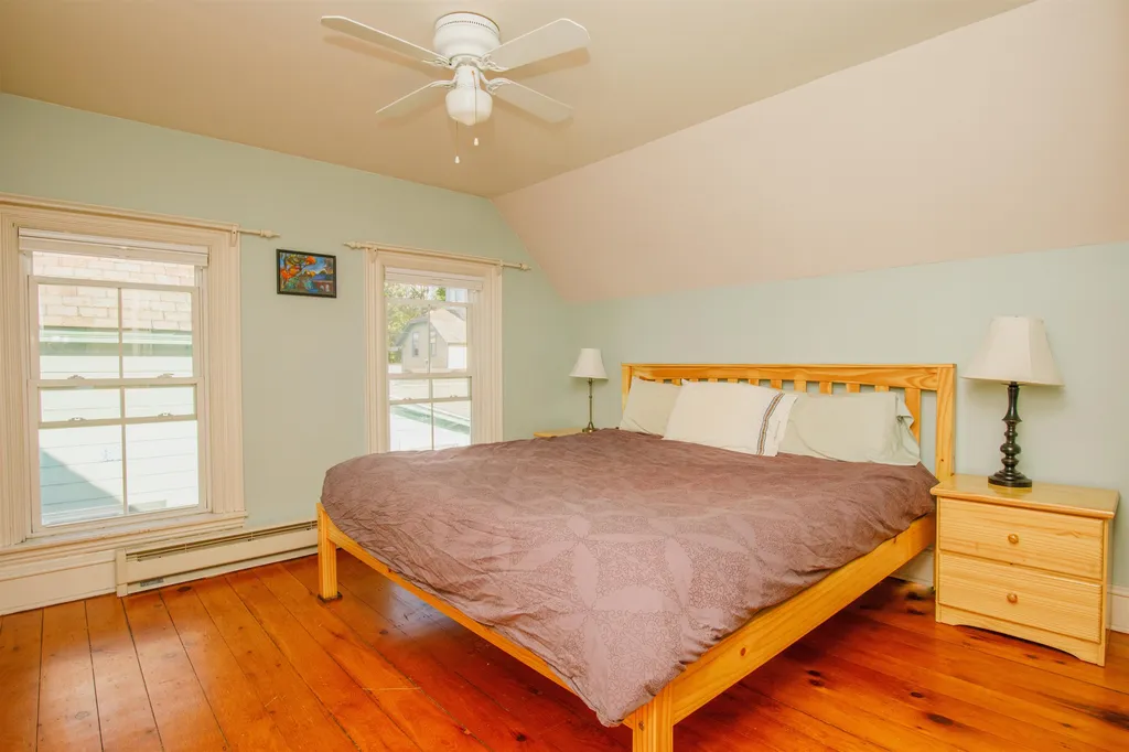 17 Crombie Street Burlington VT 05401