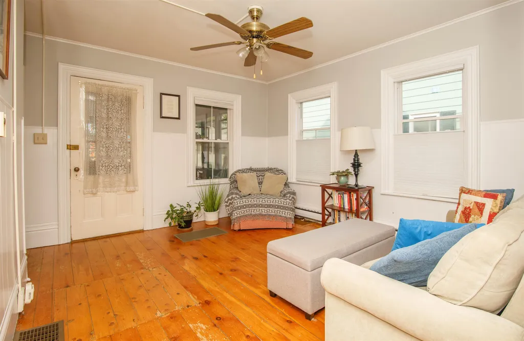 17 Crombie Street Burlington VT 05401