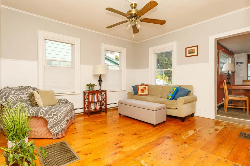 17 Crombie Street Burlington VT 05401