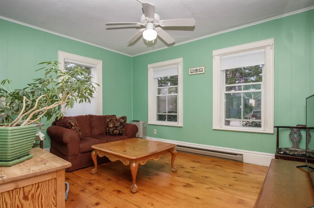 17 Crombie Street Burlington VT 05401