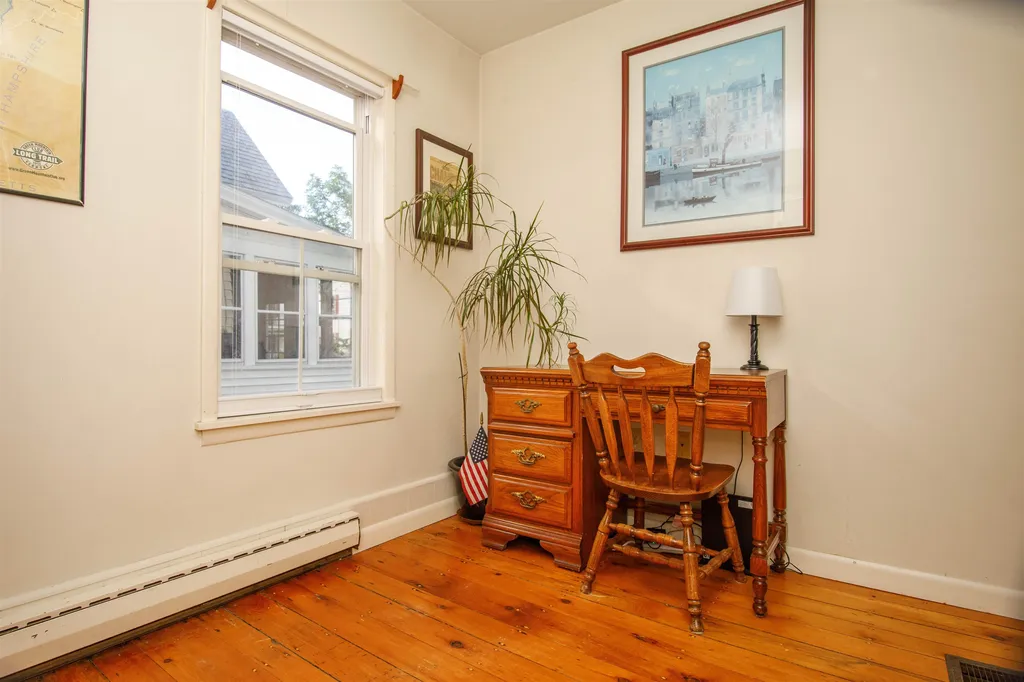 17 Crombie Street Burlington VT 05401