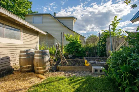 17 Crombie Street Burlington VT 05401