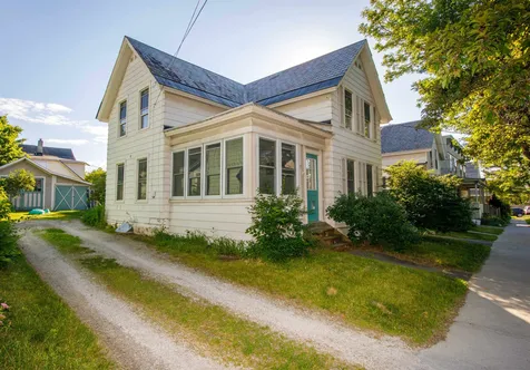 17 Crombie Street Burlington VT 05401