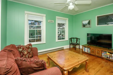 17 Crombie Street Burlington VT 05401