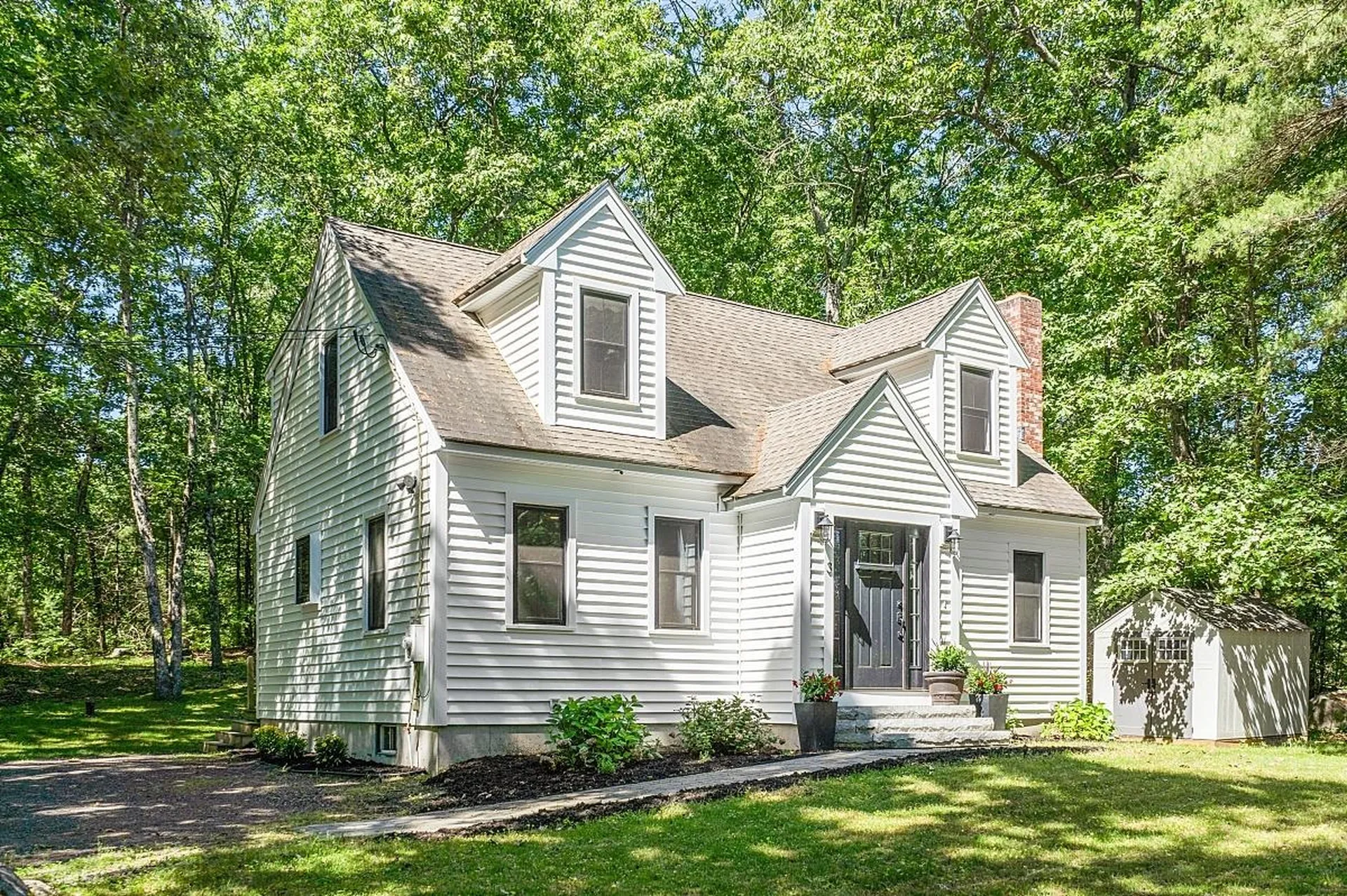 3 Showell Pond Road Sandown NH 03873