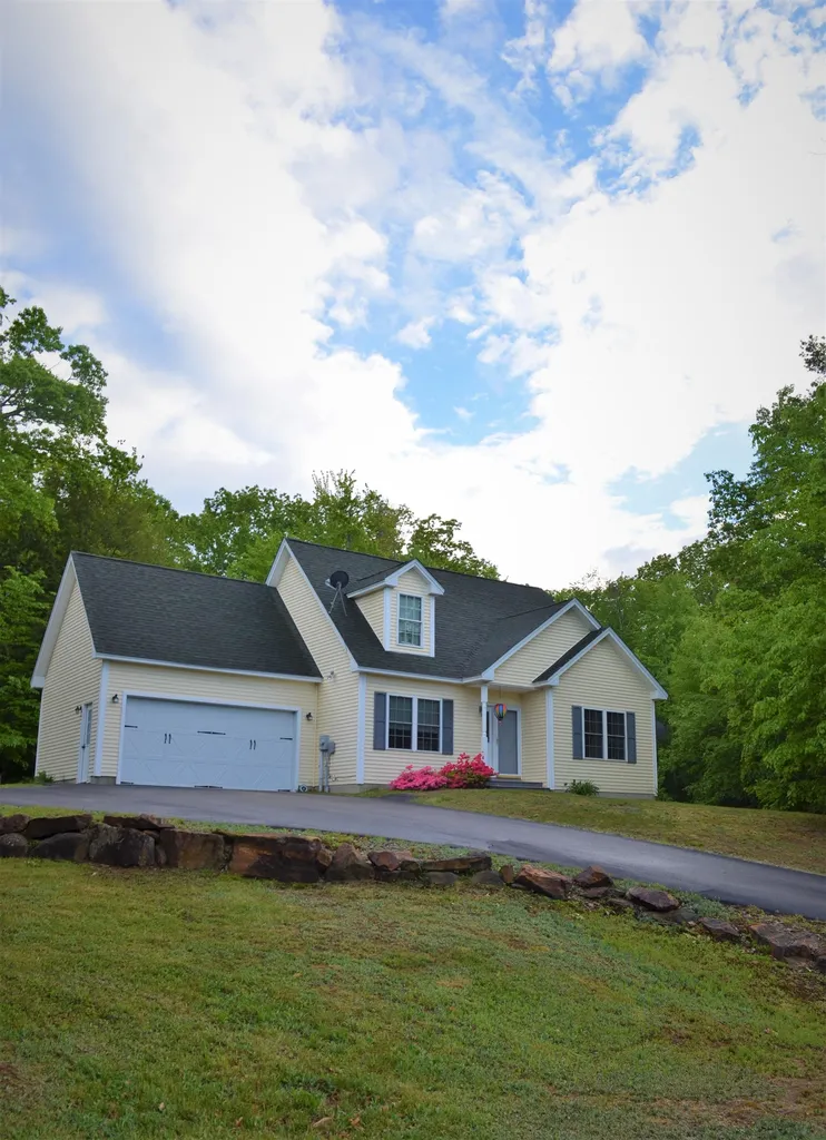 13 Pinehurst Drive Bennington NH 03442