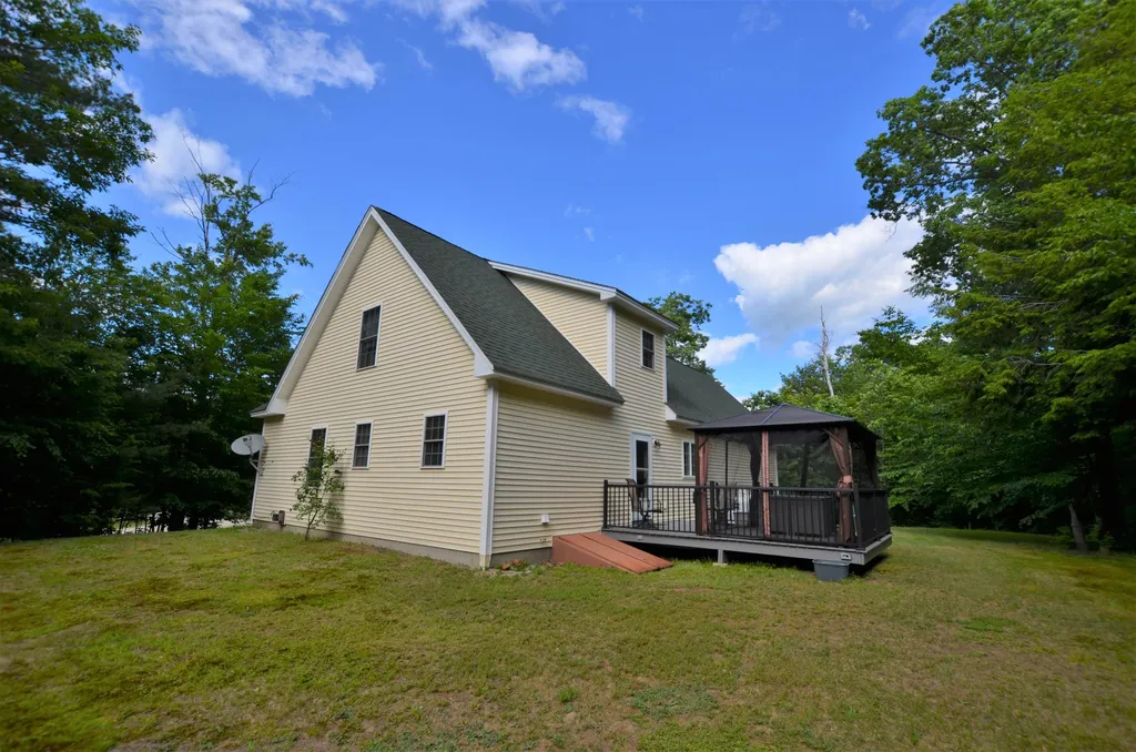 13 Pinehurst Drive Bennington NH 03442