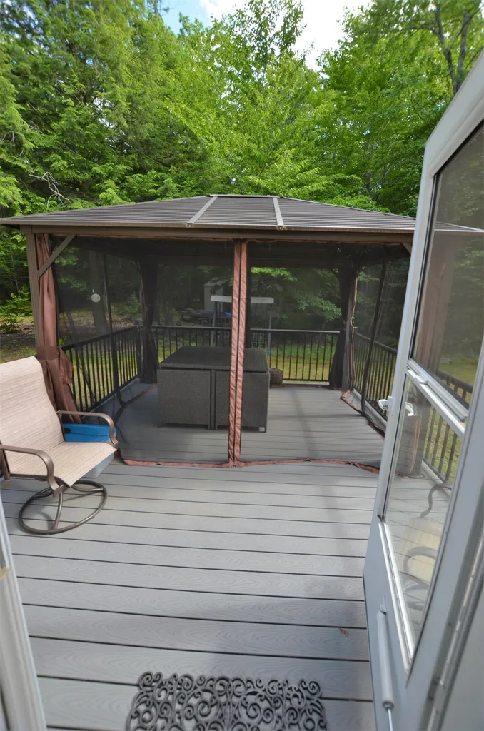 13 Pinehurst Drive Bennington NH 03442