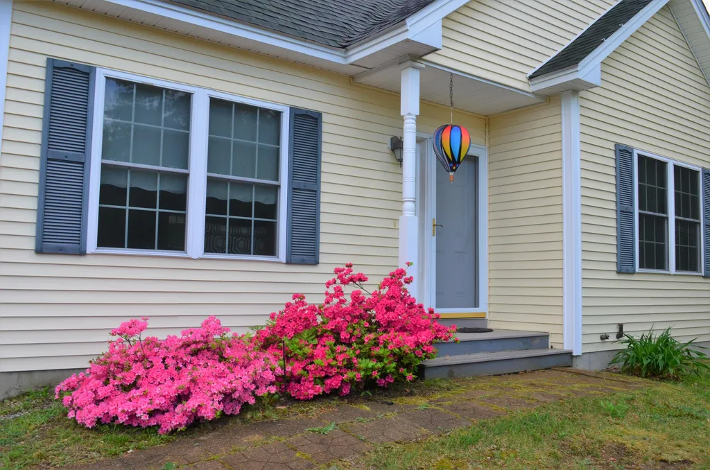 13 Pinehurst Drive Bennington NH 03442