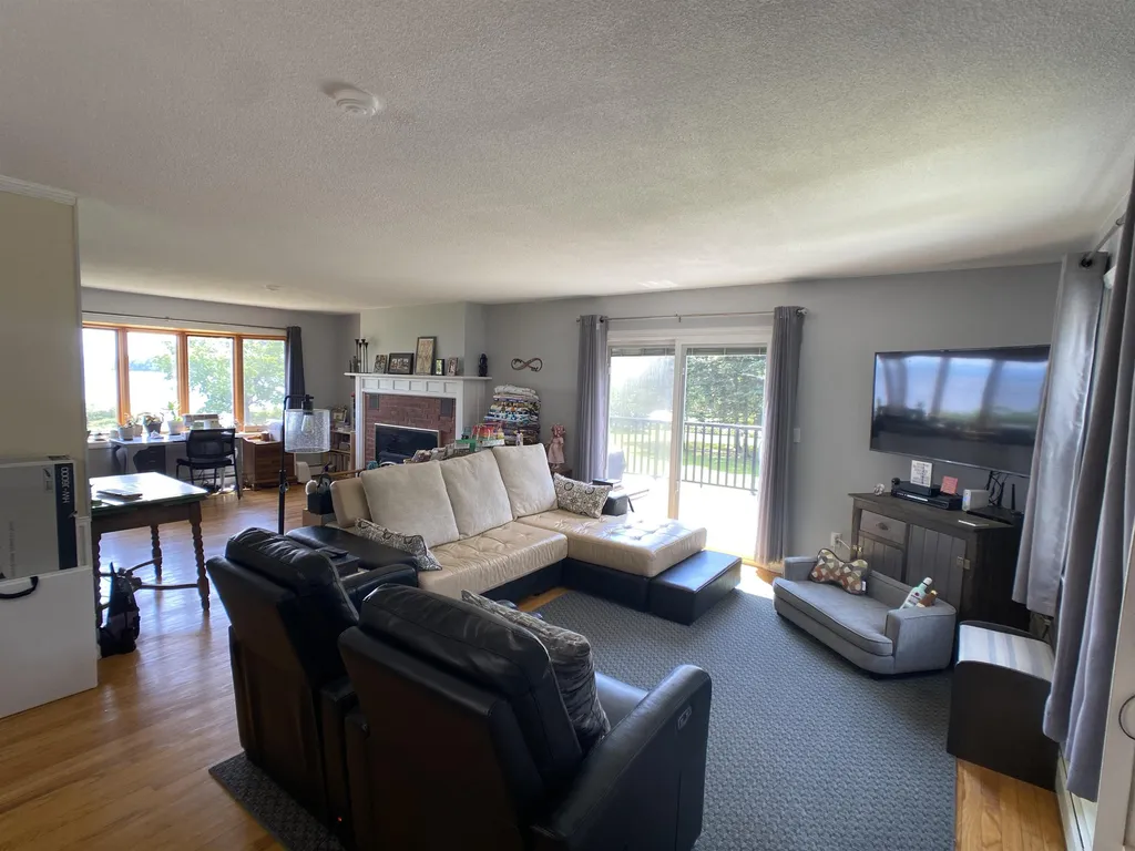 487 Us Route 2 North Hero VT 05474