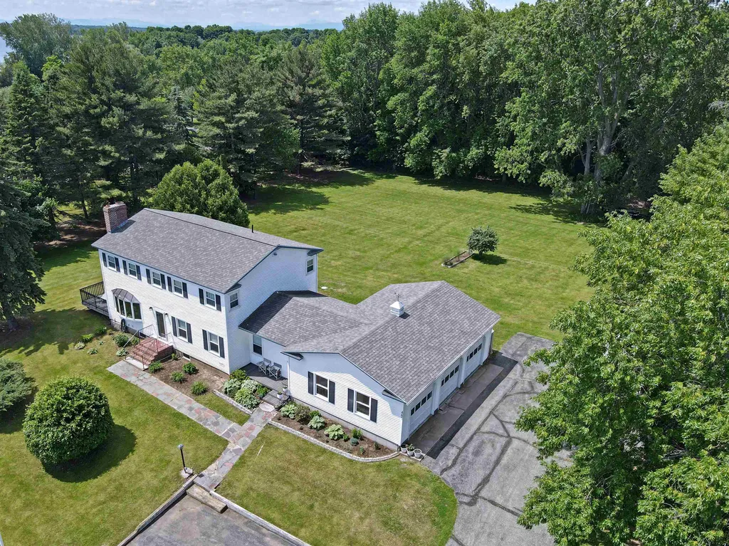 487 Us Route 2 North Hero VT 05474