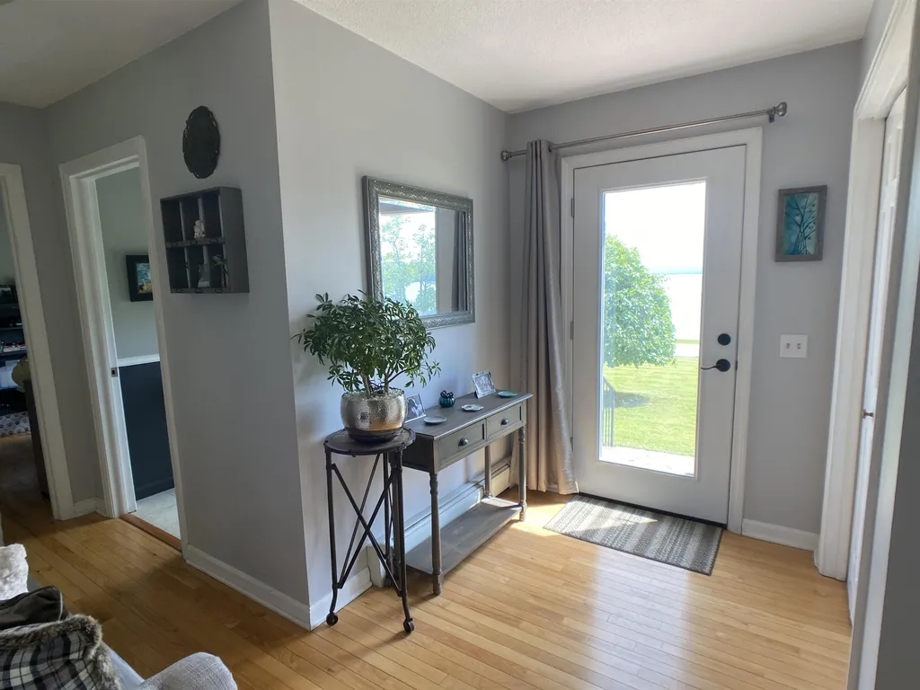 487 Us Route 2 North Hero VT 05474