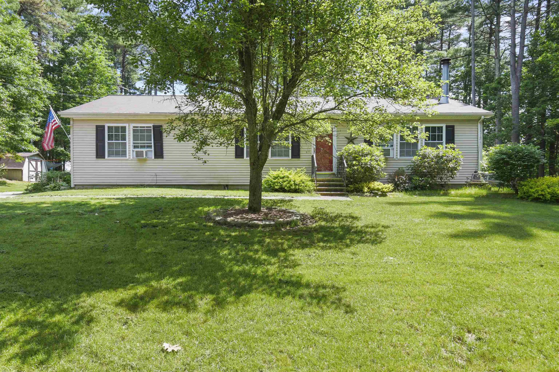 5 Charleston Avenue Londonderry NH 03053