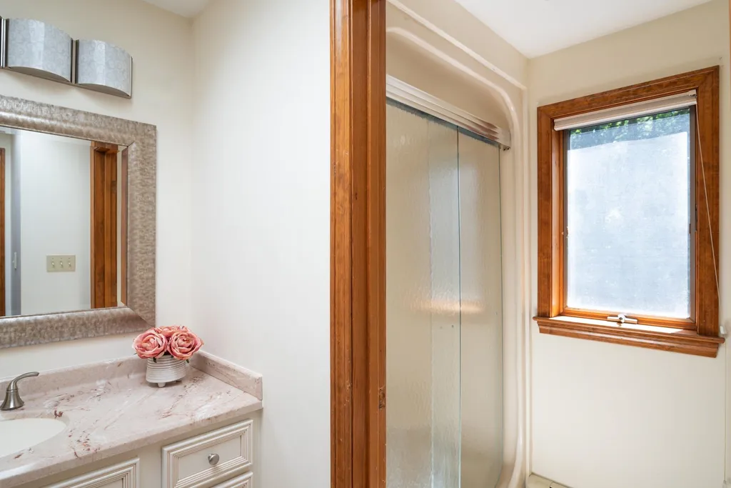 17 Stowecroft Drive Hampton NH 03842