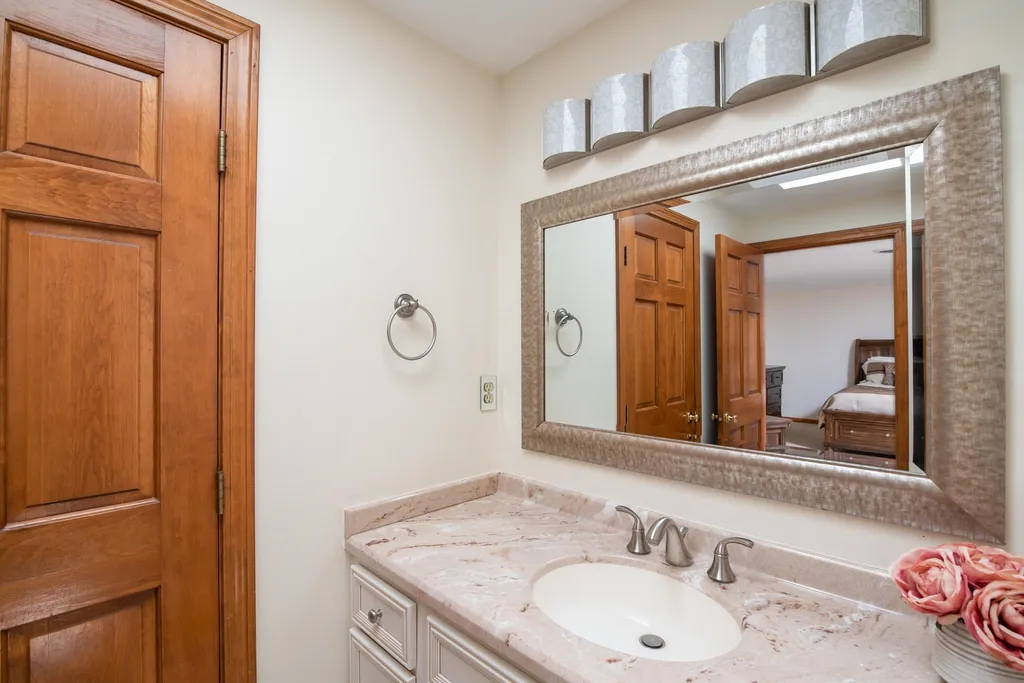 17 Stowecroft Drive Hampton NH 03842
