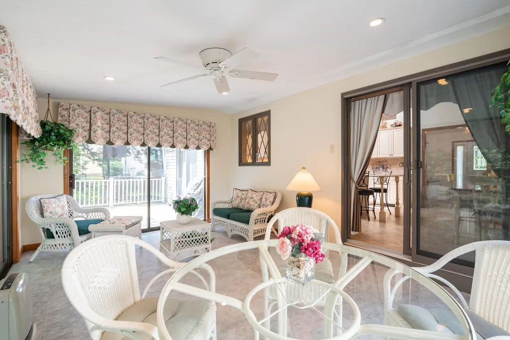 17 Stowecroft Drive Hampton NH 03842