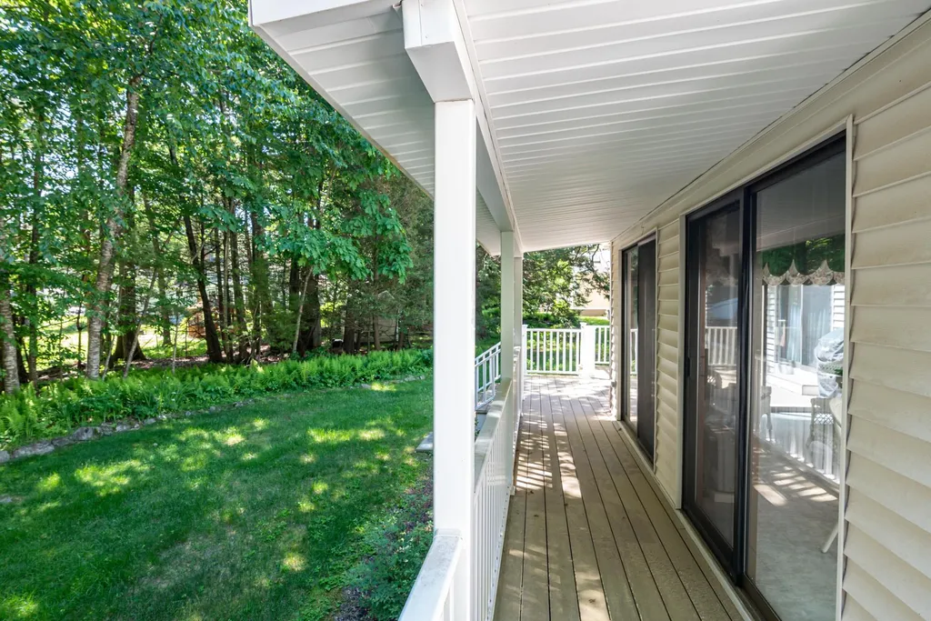 17 Stowecroft Drive Hampton NH 03842