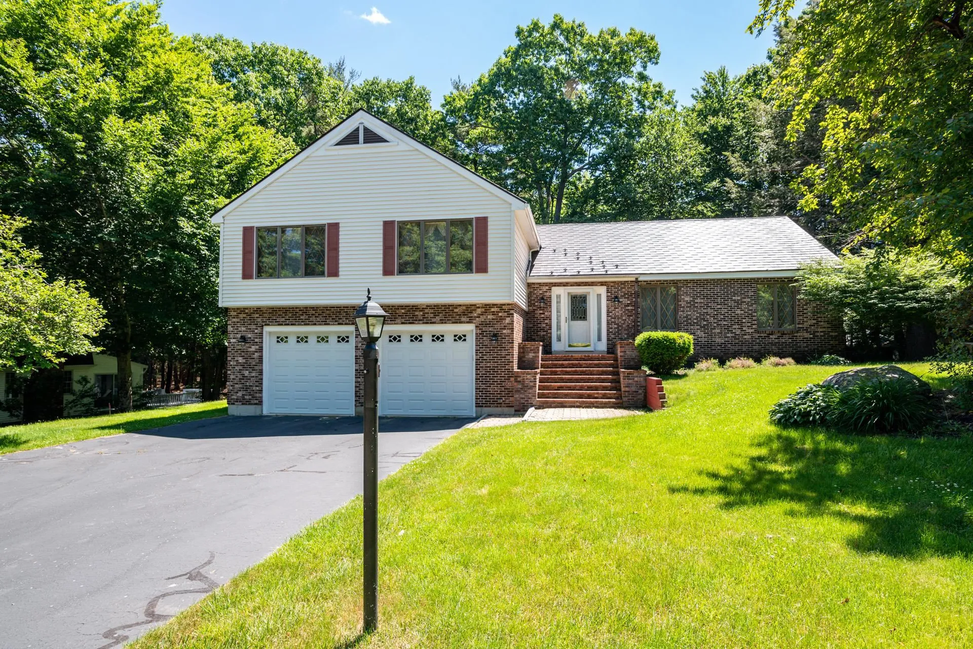 17 Stowecroft Drive Hampton NH 03842
