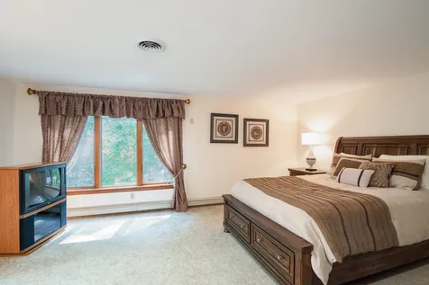 17 Stowecroft Drive Hampton NH 03842