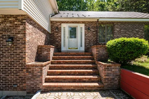 17 Stowecroft Drive Hampton NH 03842
