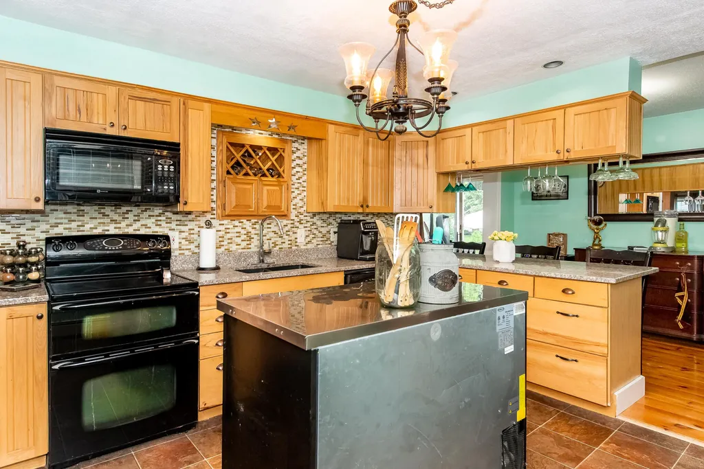 5 Hussey Street Rochester NH 03867