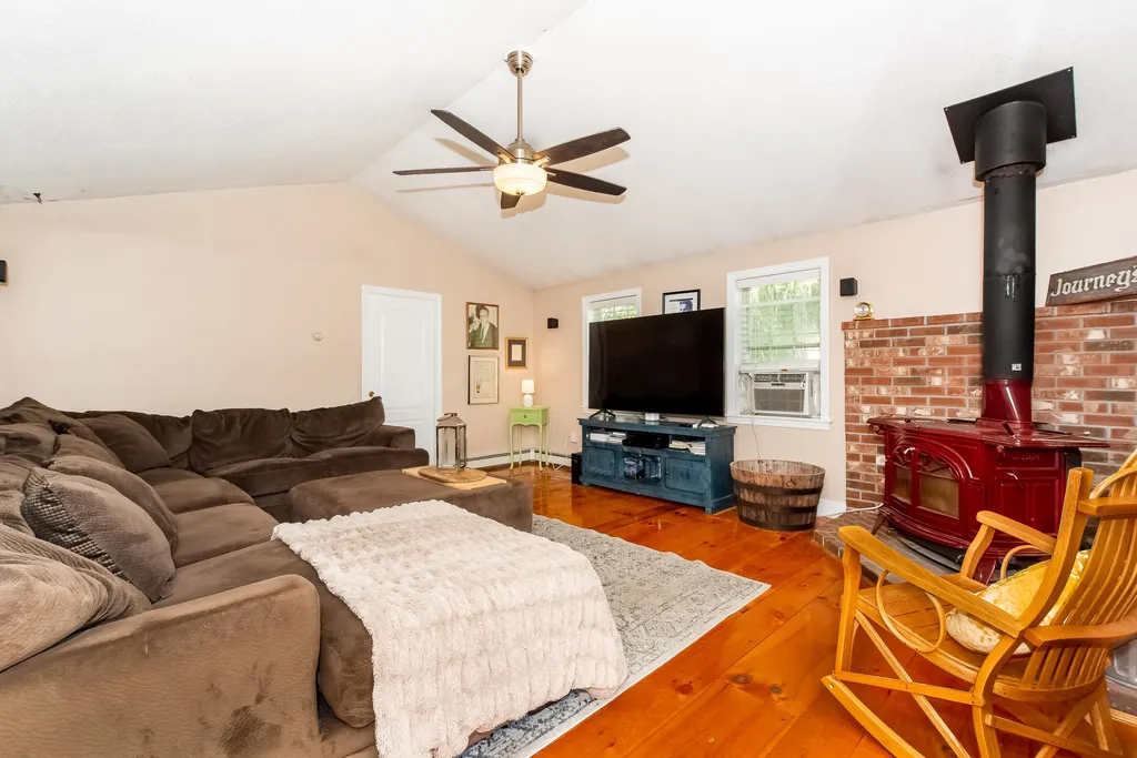 5 Hussey Street Rochester NH 03867