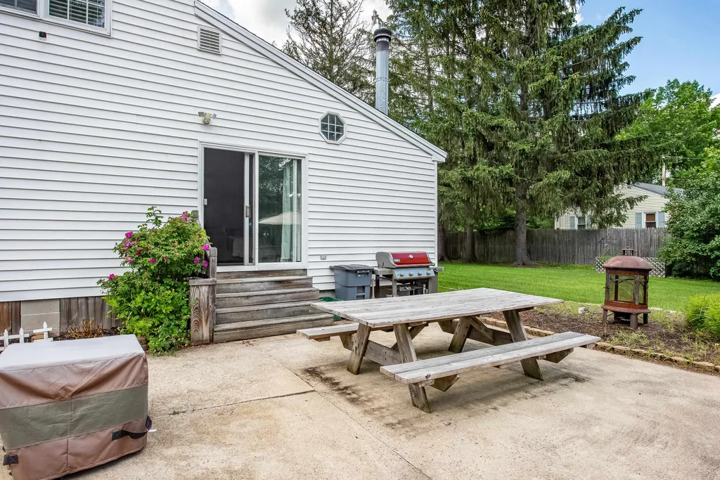 5 Hussey Street Rochester NH 03867
