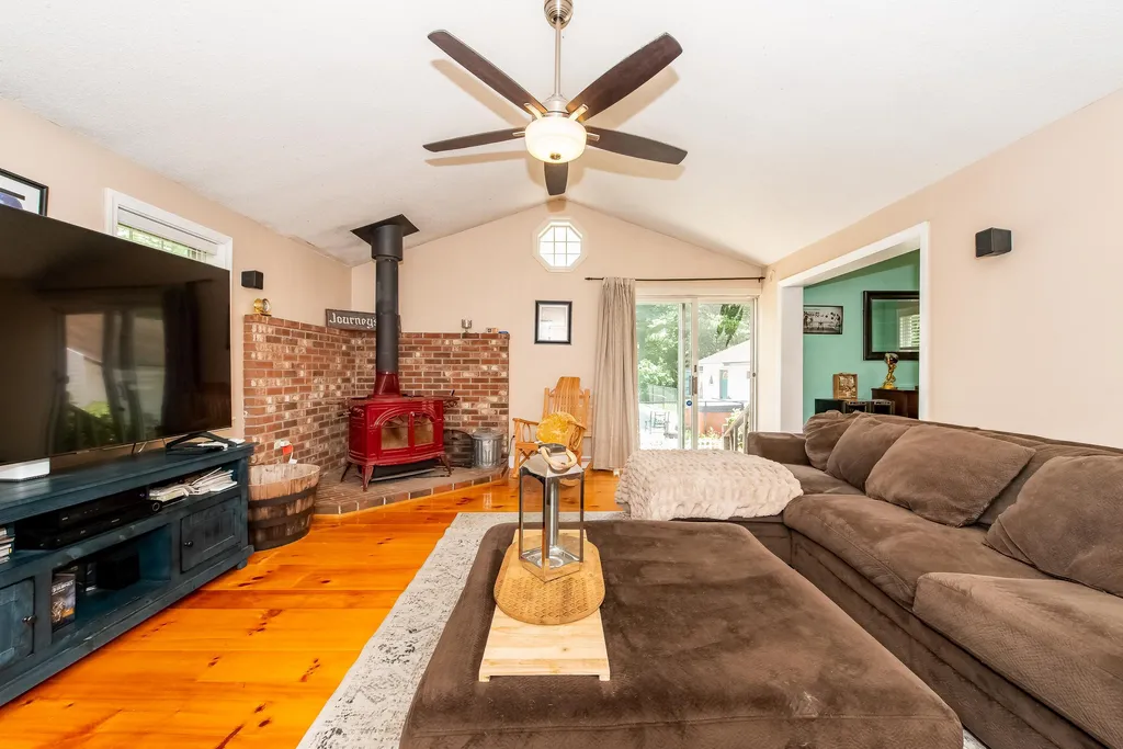 5 Hussey Street Rochester NH 03867