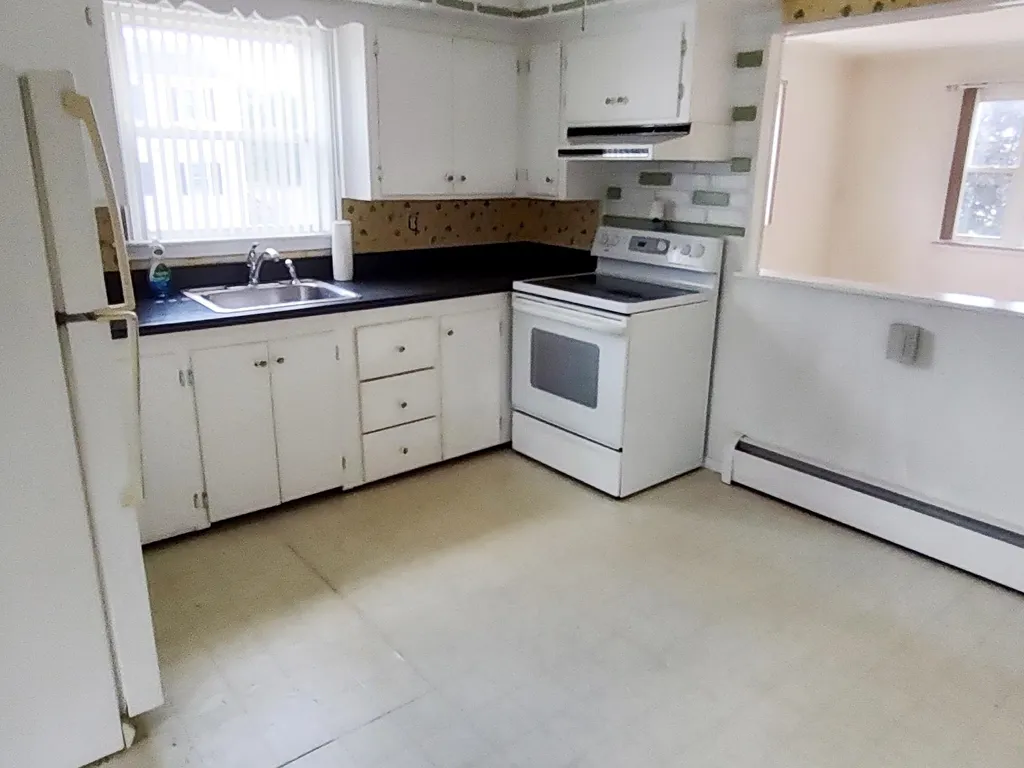 245 Calef Road Manchester NH 03103