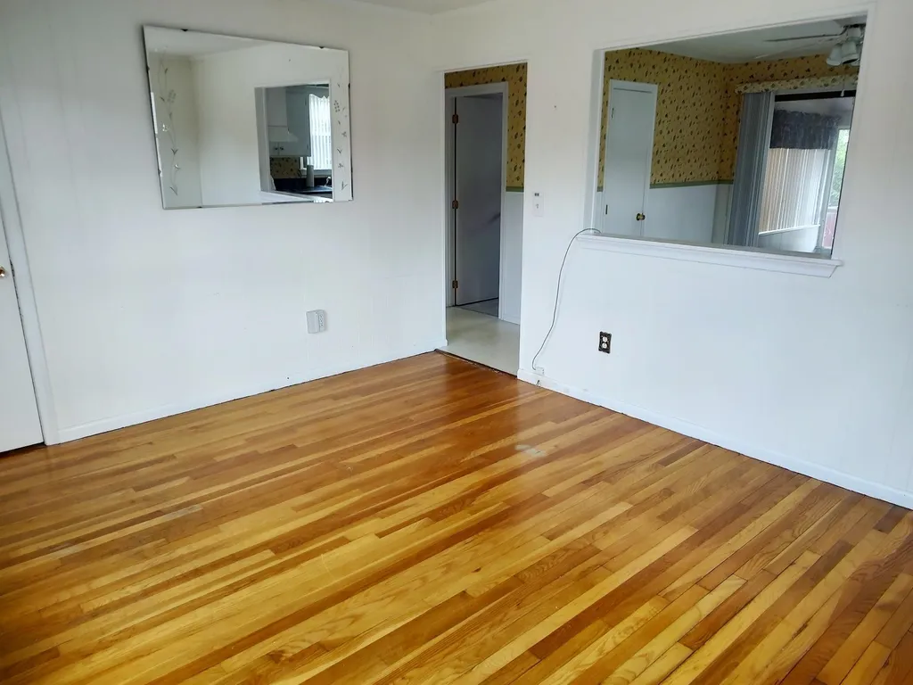 245 Calef Road Manchester NH 03103