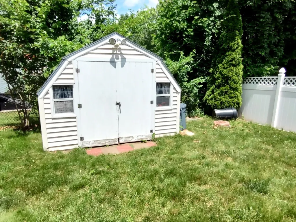 245 Calef Road Manchester NH 03103