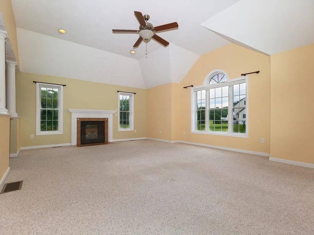 27 Victoria Drive Somersworth NH 03878